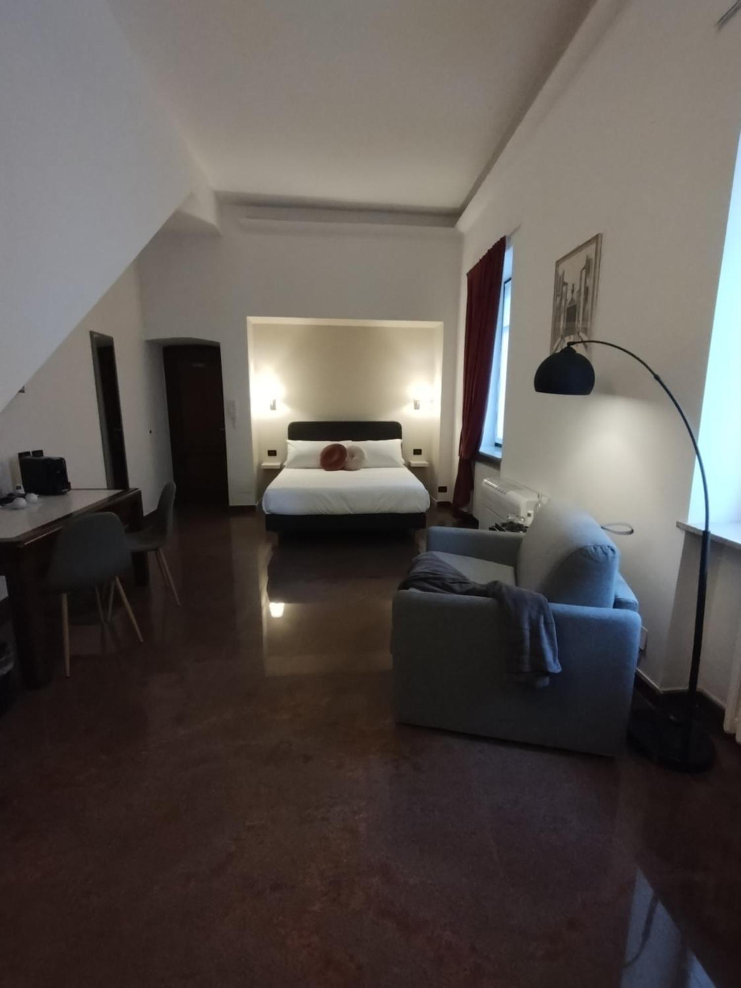 Palazzo Cusani Charming Rooms Vercelli Luaran gambar