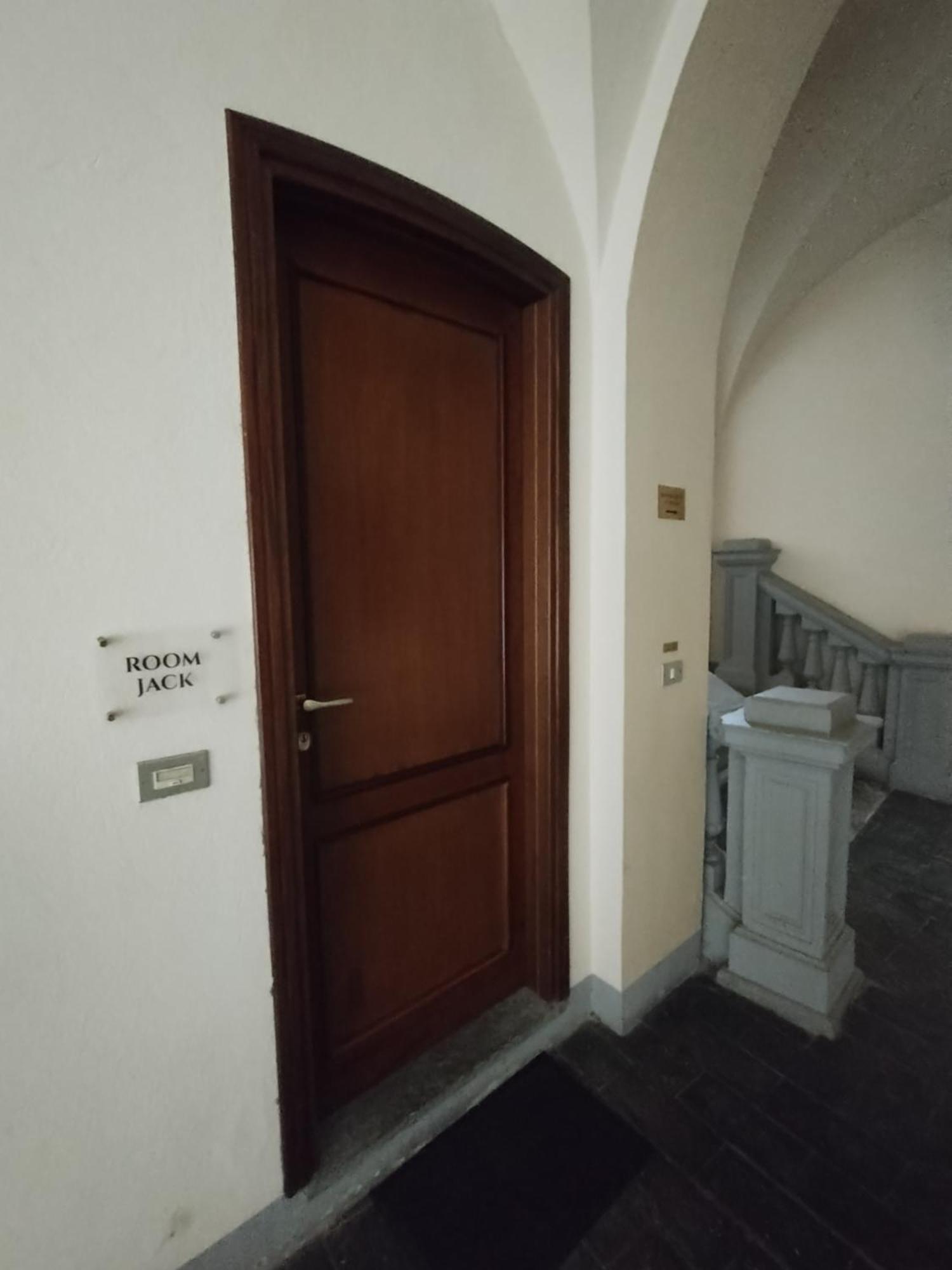 Palazzo Cusani Charming Rooms Vercelli Luaran gambar