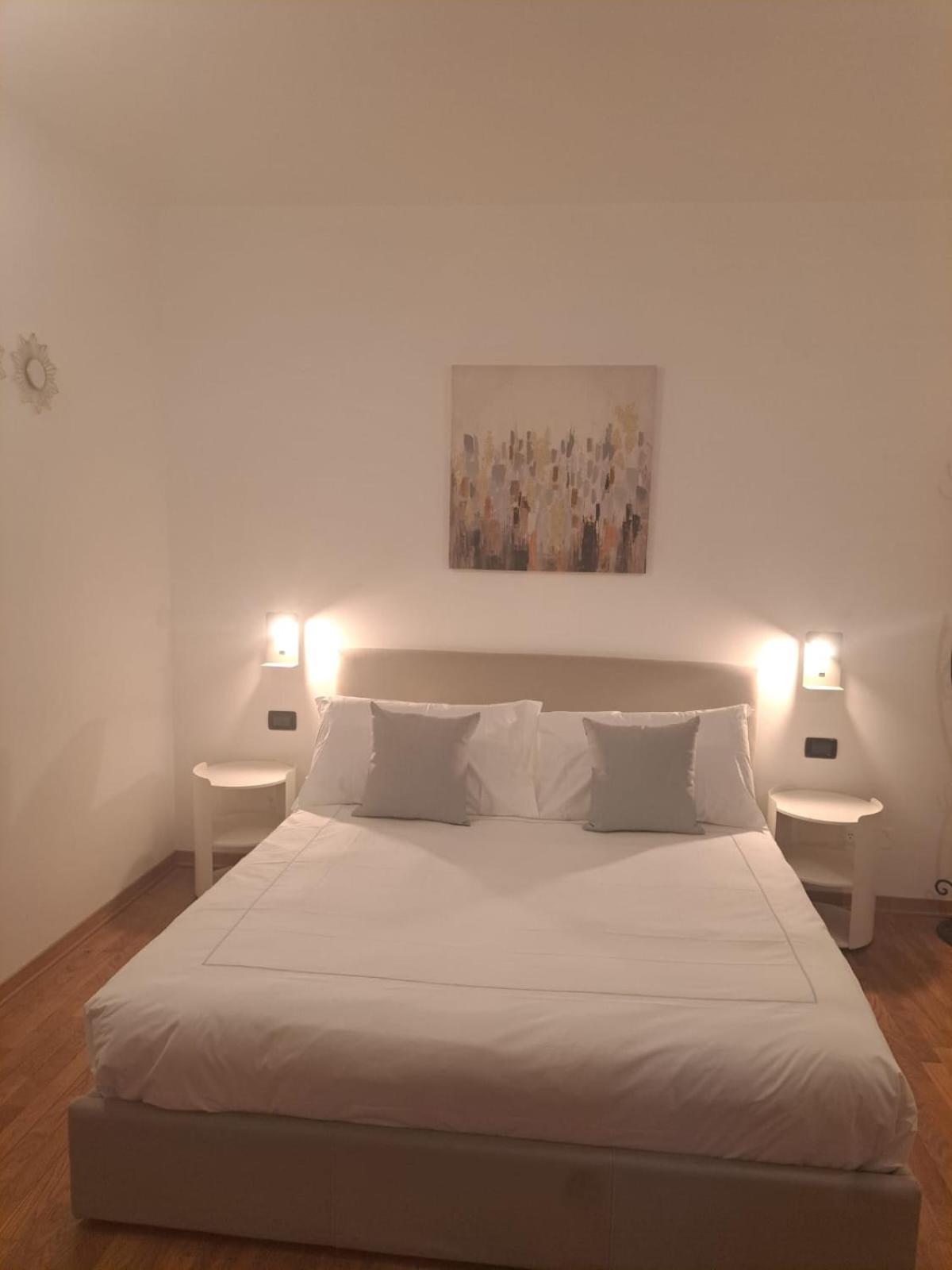 Palazzo Cusani Charming Rooms Vercelli Luaran gambar