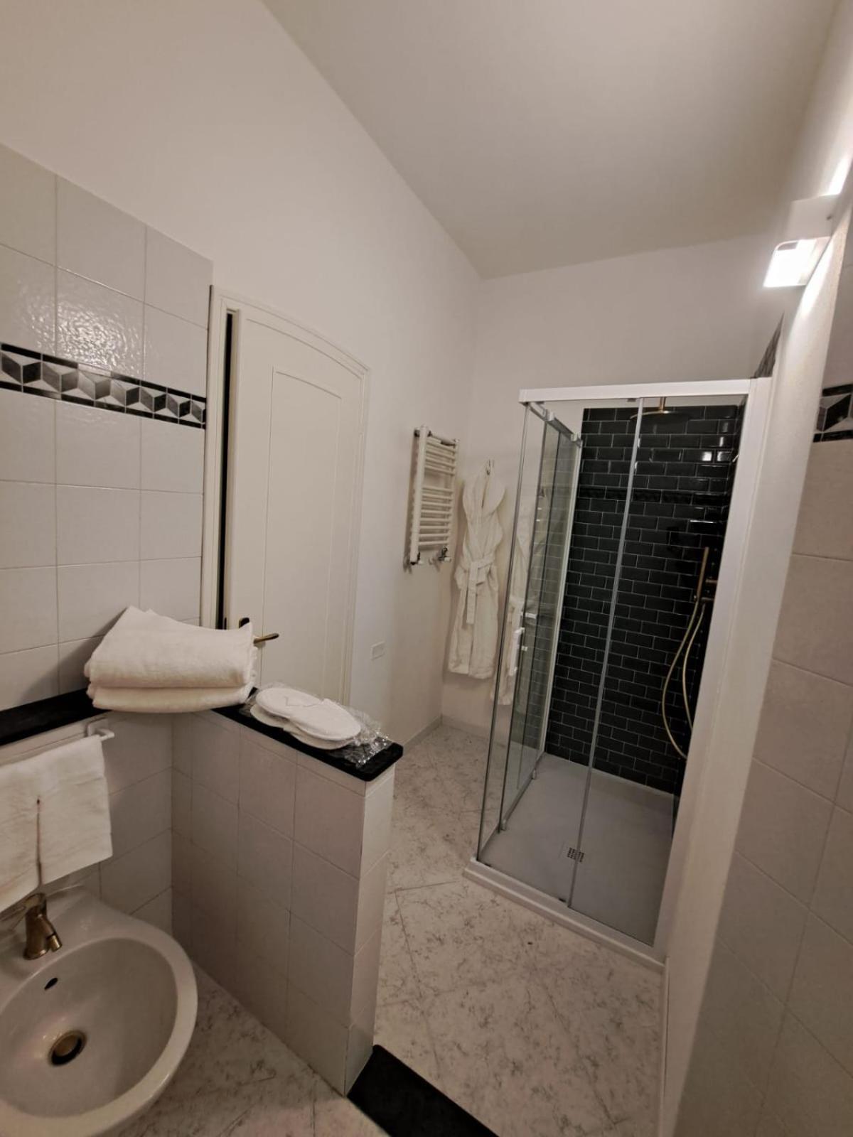 Palazzo Cusani Charming Rooms Vercelli Luaran gambar