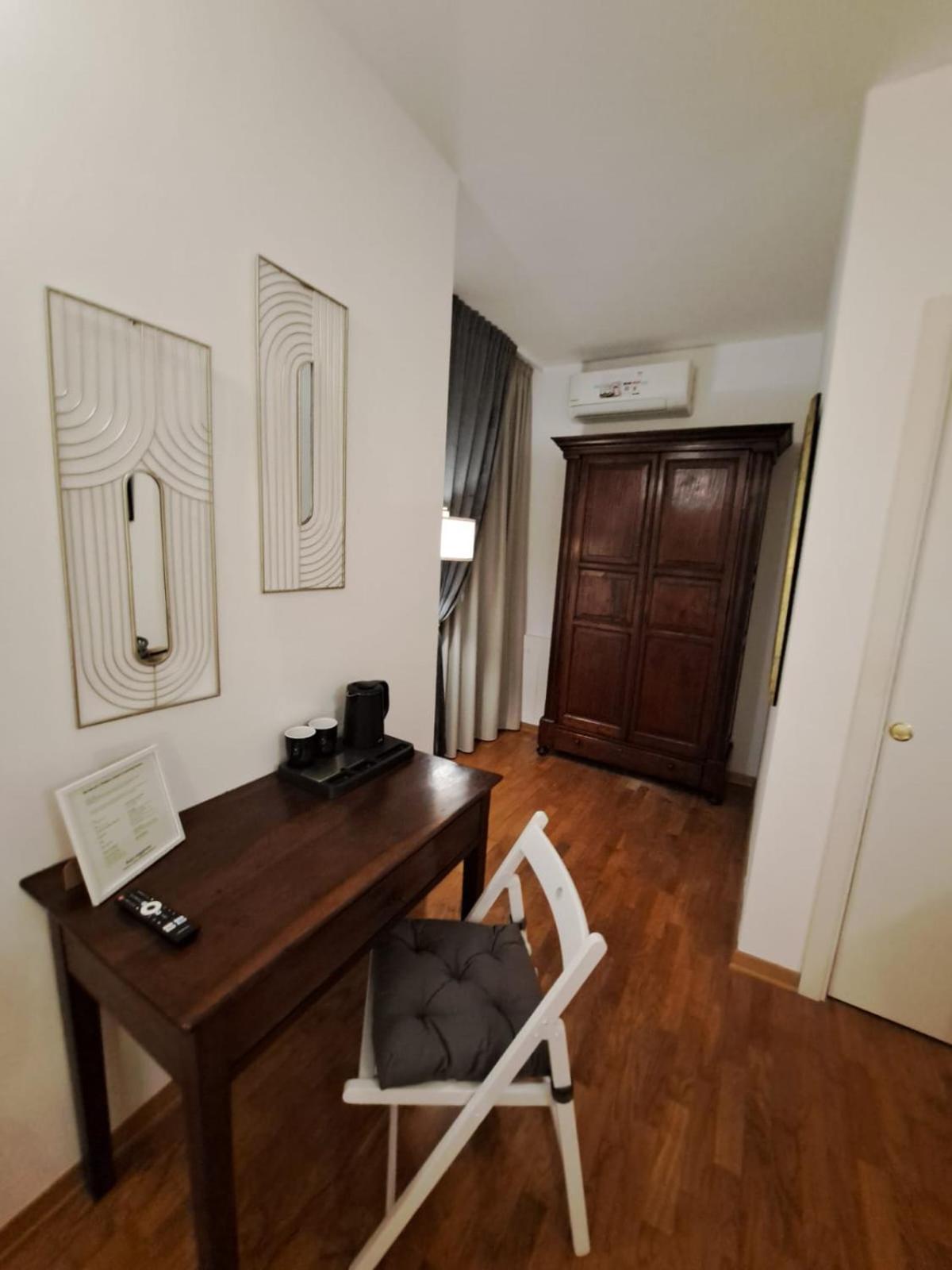 Palazzo Cusani Charming Rooms Vercelli Luaran gambar